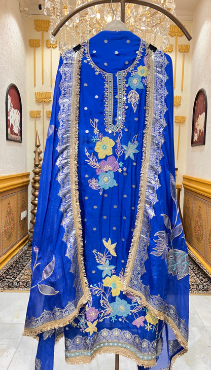 Aaina Gulnaar Suit