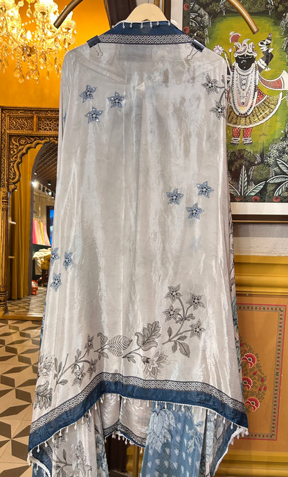 Rooh-e-Nazakat Crepe Suit