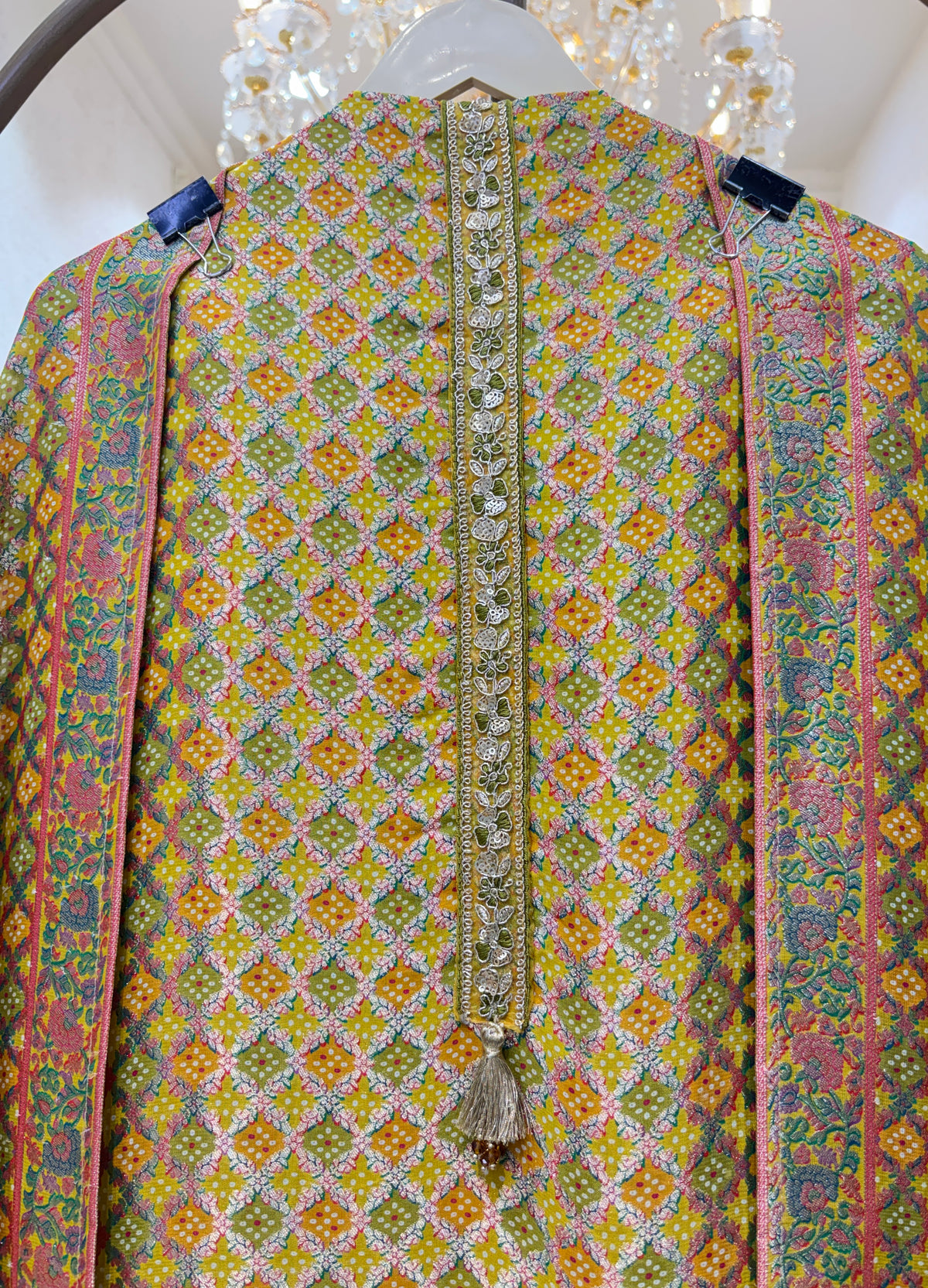Banarika Royale Suit