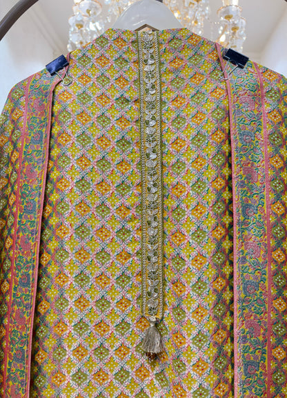 Banarika Royale Suit