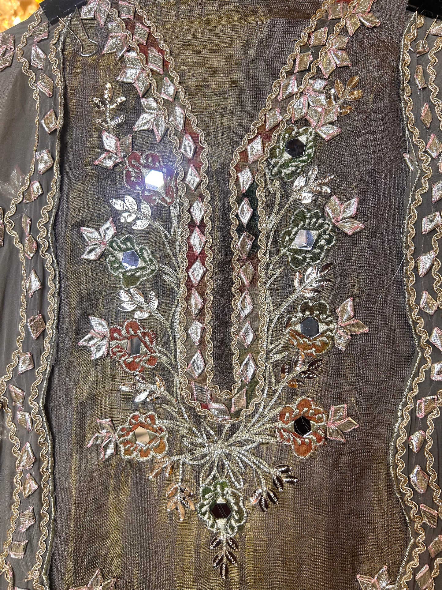 Chamak-e-Noor (Grey)