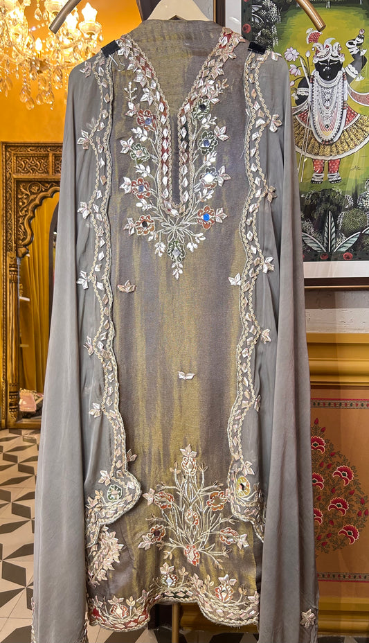 Chamak-e-Noor (Grey)