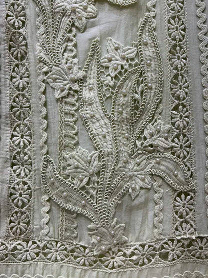 Aamira Dori Moti Mul Suit