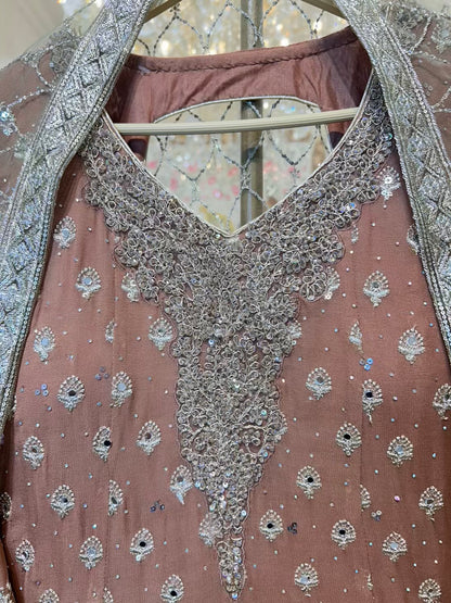 Mehrunnisa Mirror Gharara Set (Peach)