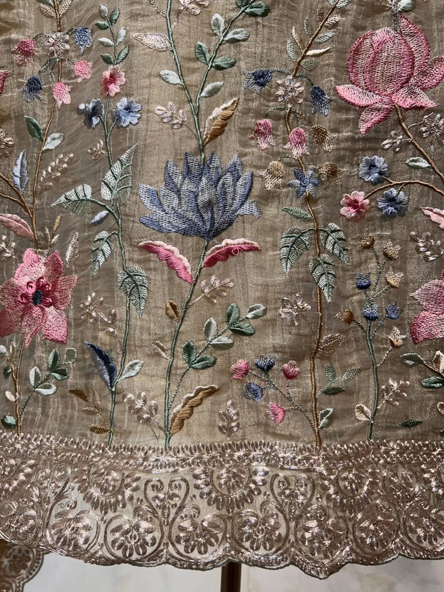 Zarisha Zari Loom Suit (Beige)