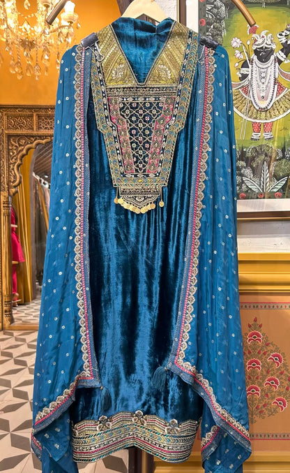 Mahira-é-Zar (Peacock Blue)