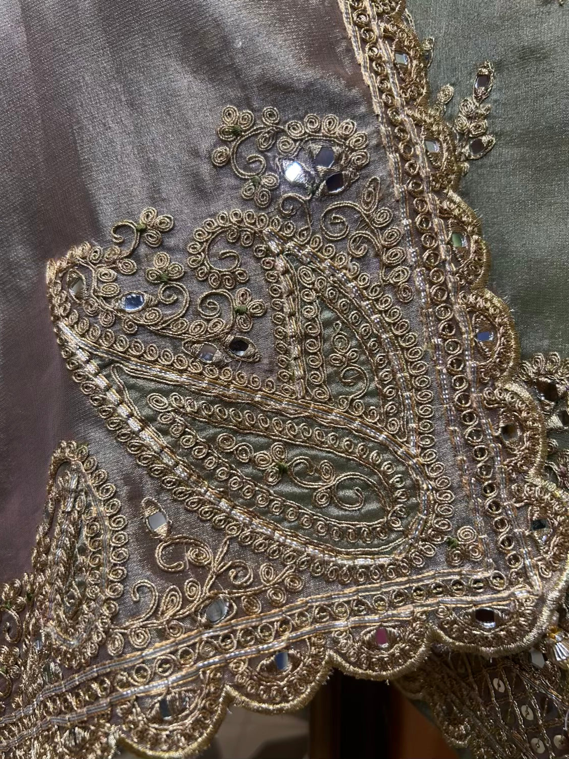 Naureena-é-Noor (Green)