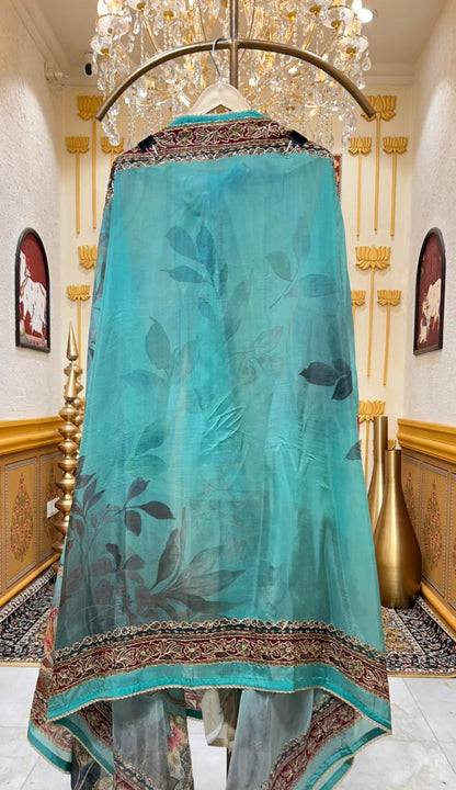 Zarisha Zari Crest Suit (Green)