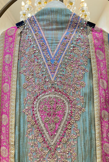 Ruhviana Mul Suit