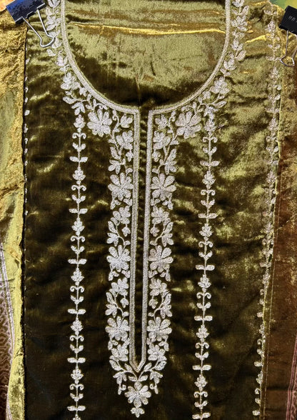 Zarfeen Velvet Suit (Green)