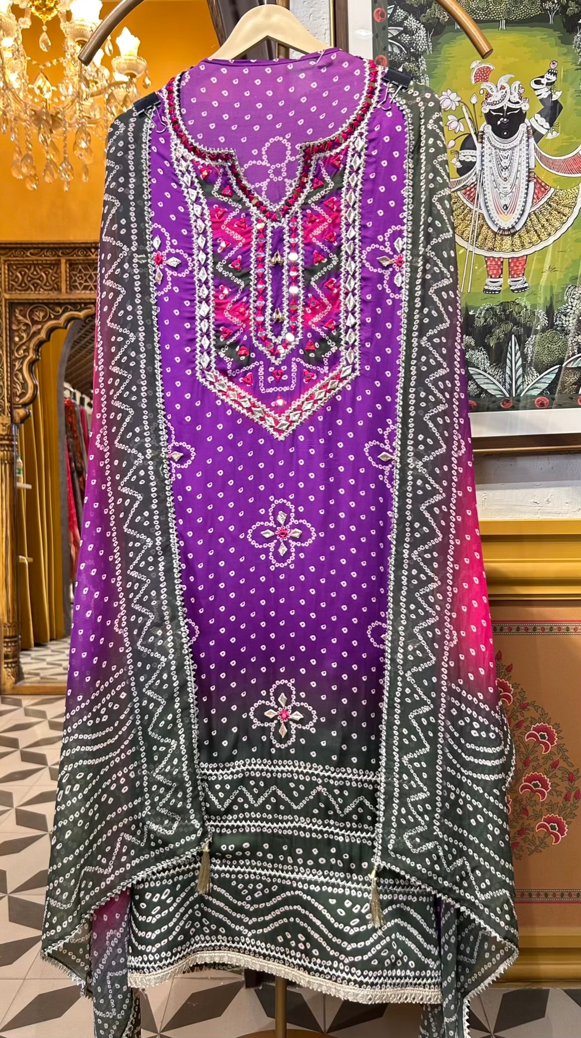 Noorain-é-Bandhej Suit (Purple)
