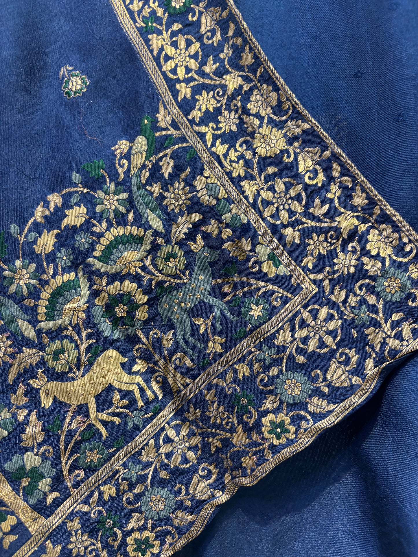 Élara Noor Banarasi Silk Suit