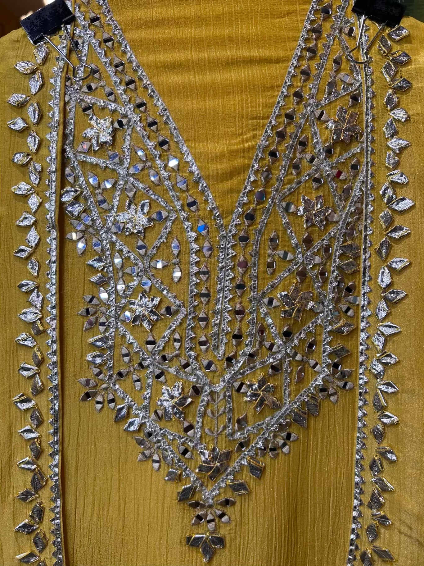 Chaand-e-Zevar (Yellow)