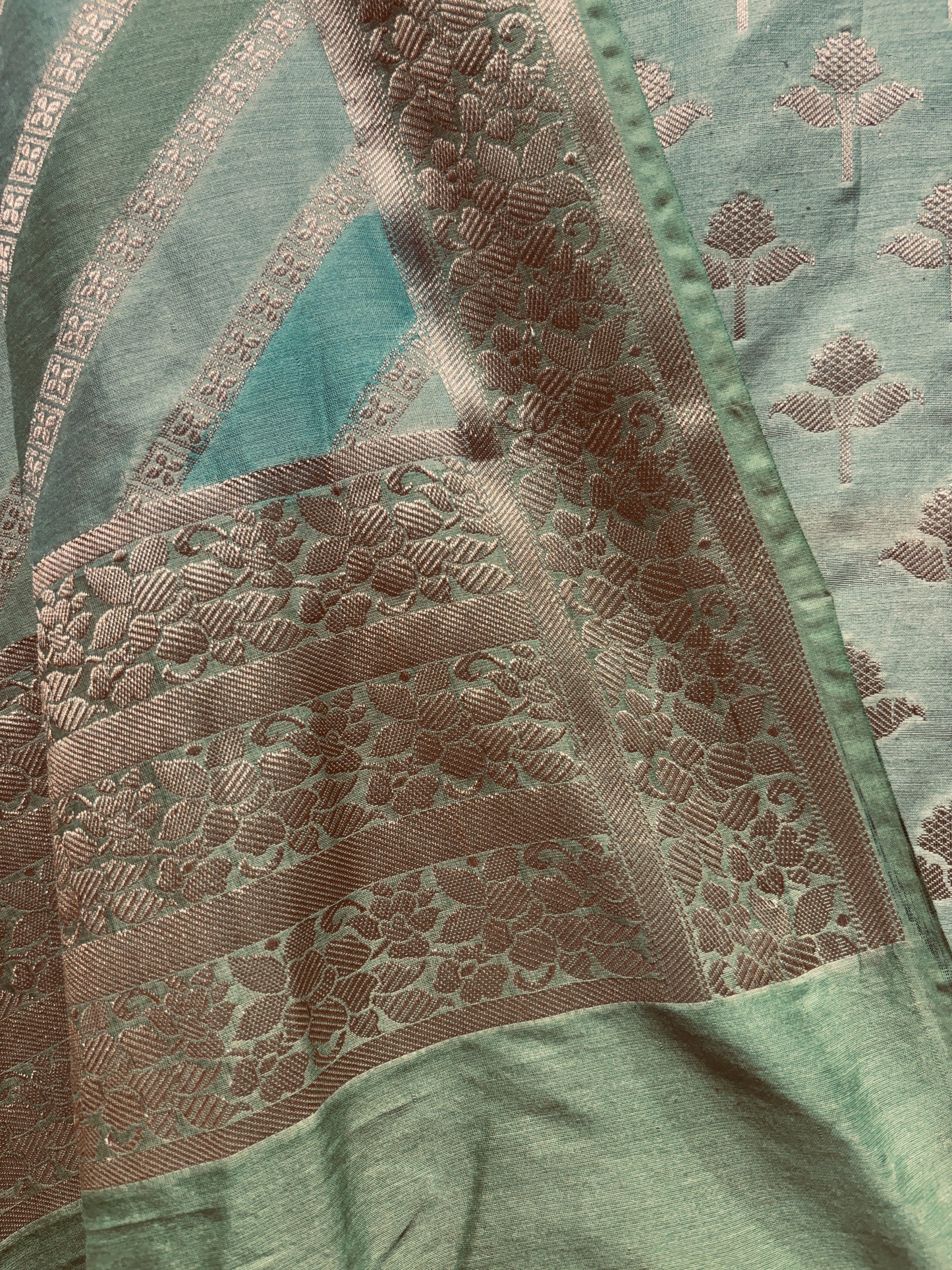Lehraz Banarasi Grace Suit