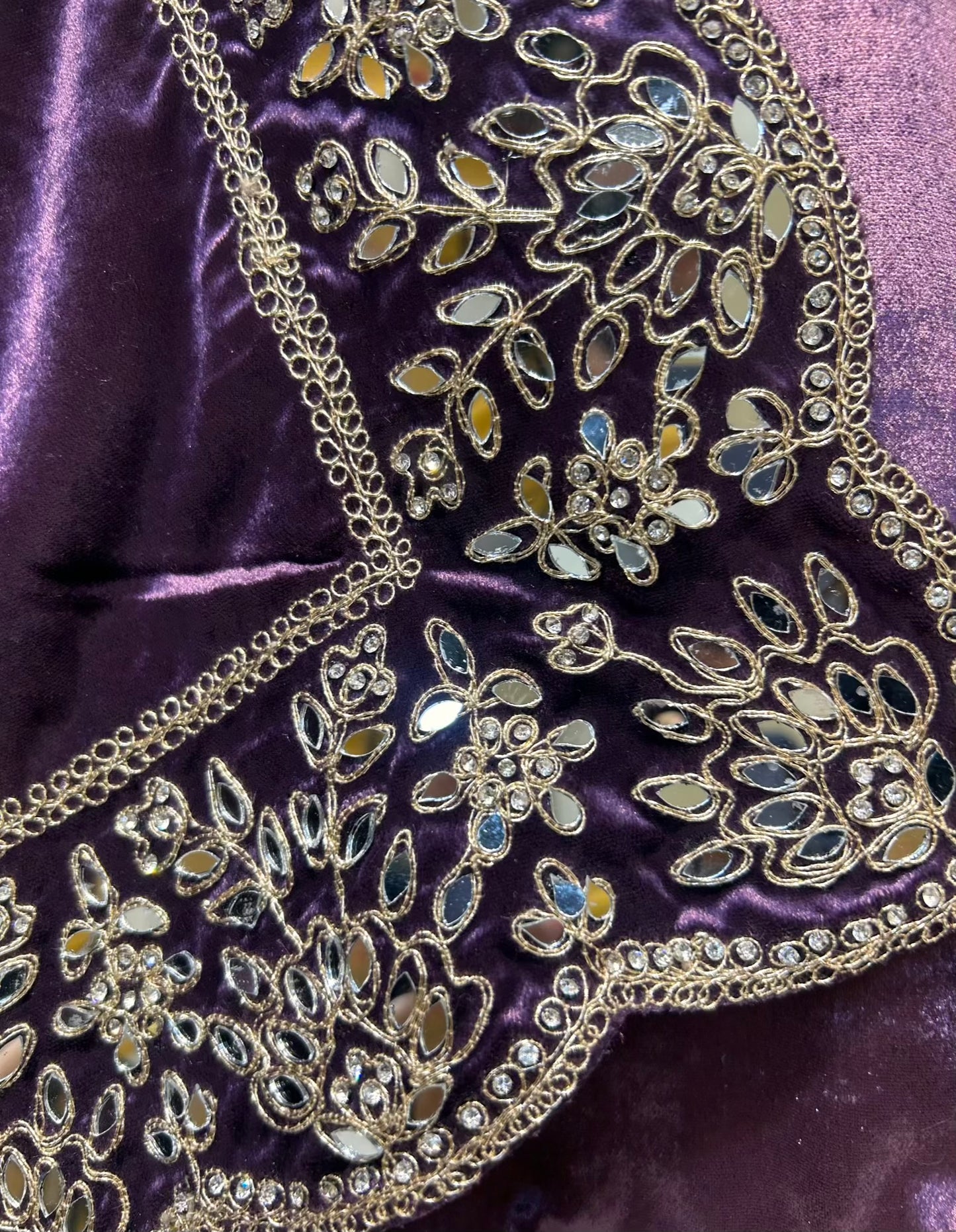 Ruhnaz Velvet Taj Suit (Wine)