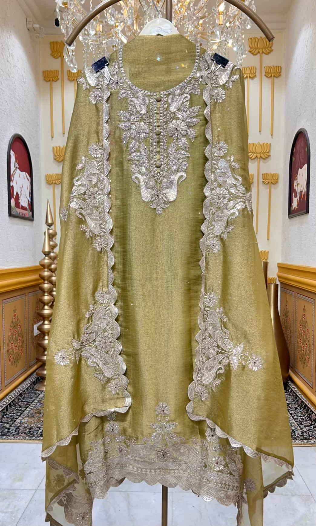 Aayra Organza Veil Suit (Mehendi Green)