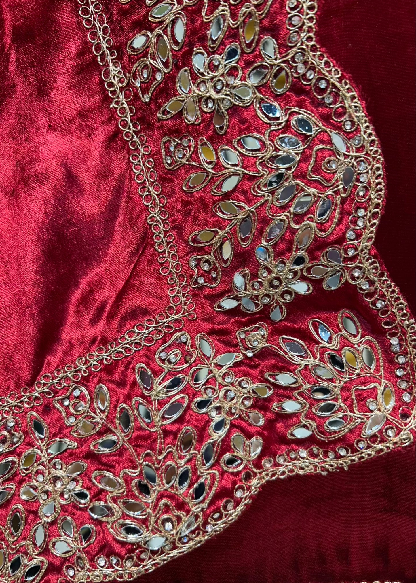 Ruhnaz Velvet Taj Suit (Red)