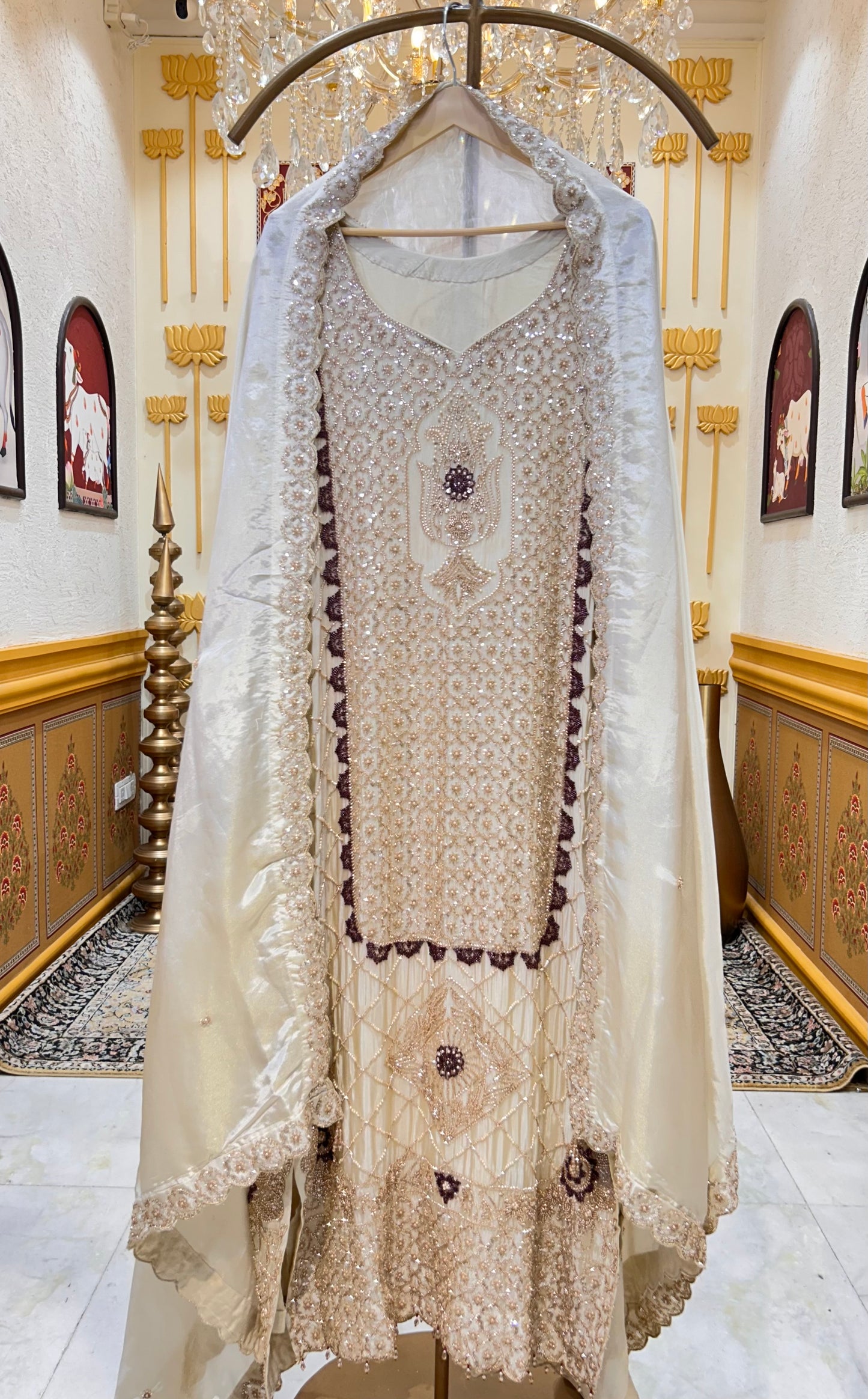 Vihana Cutdana Silk Suit