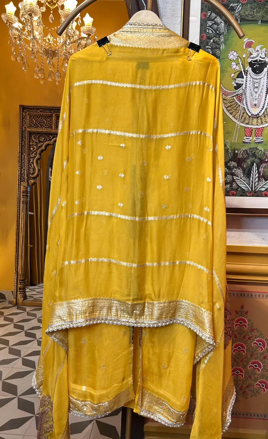 Amaira Banarasi Organza Suit (Yellow)