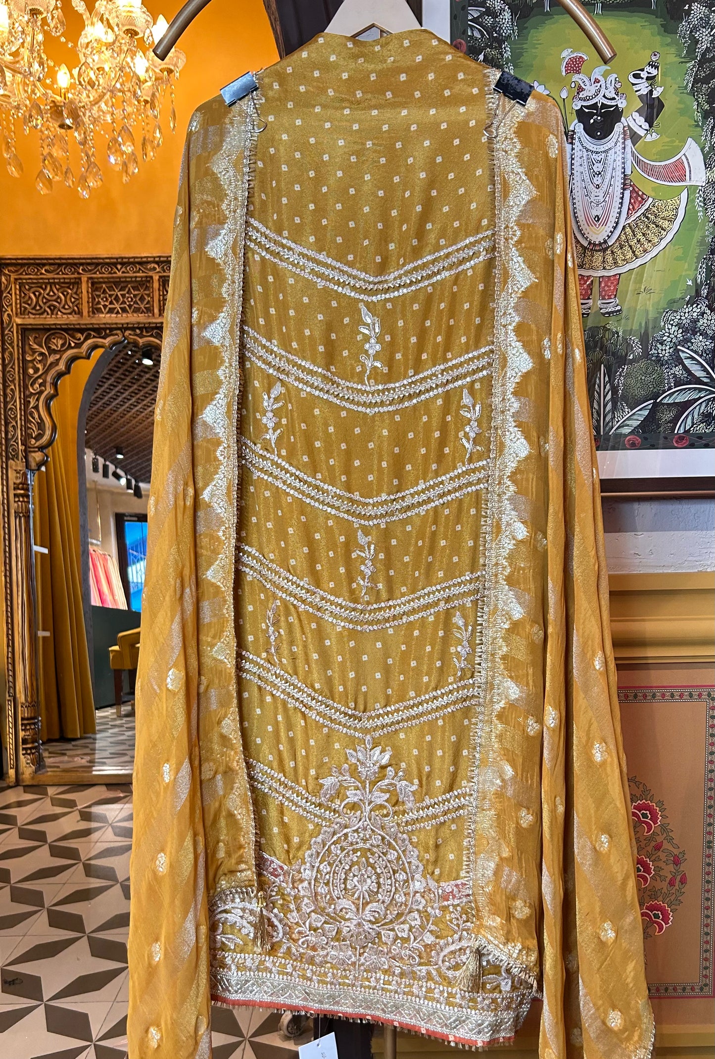 Elegant shimmer organza suit(Mustard)