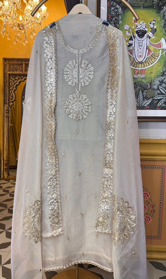 Ethereal glow Organza suit(Grey)