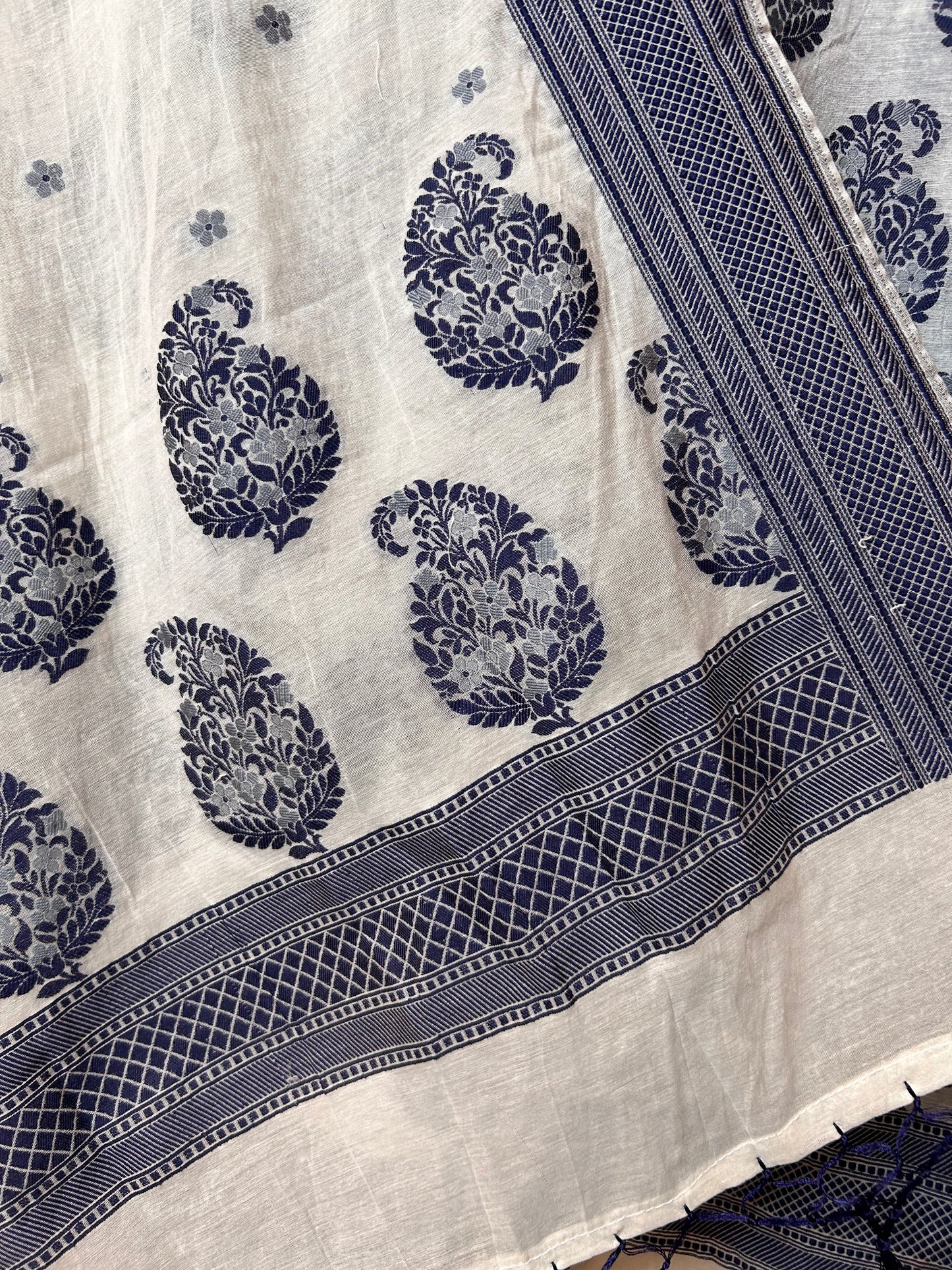 Zariya Mul Chanderi suit (white & blue)