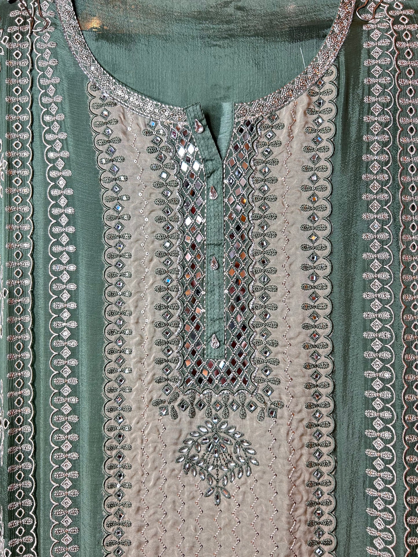 Falak Chinnon suit(Green)