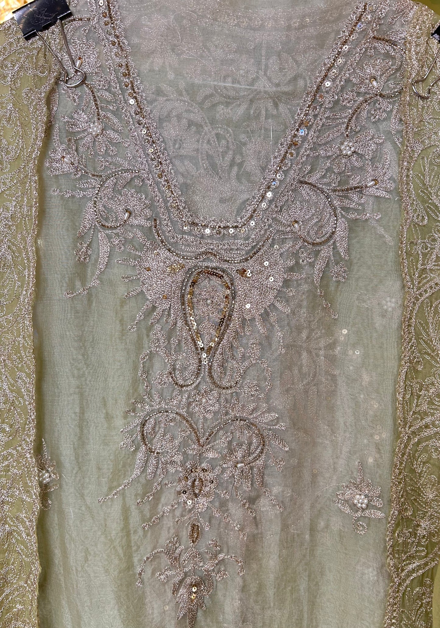 Zarqa Aari Organza Suit