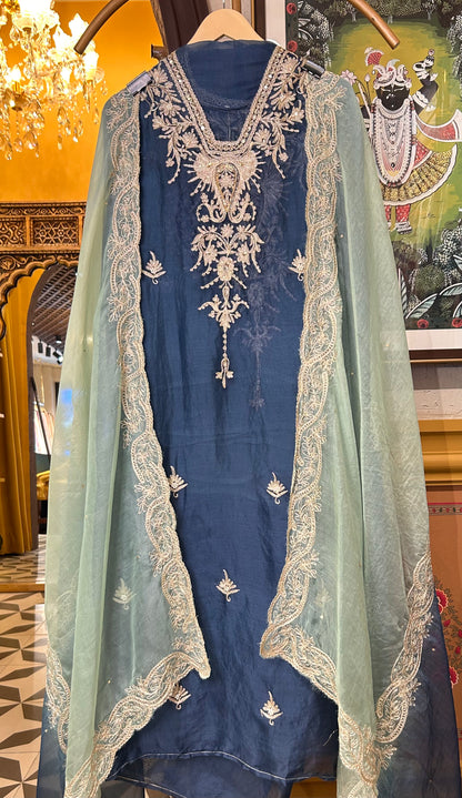 Zarqa Aari Organza Suit