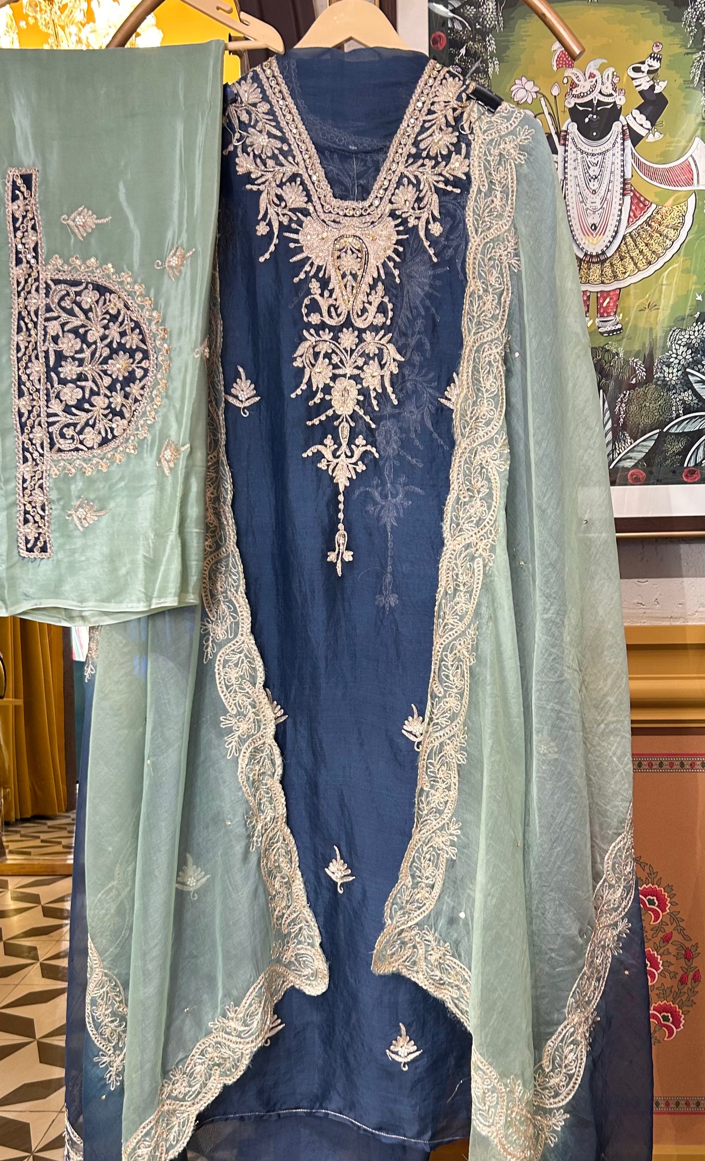 Zarqa Aari Organza Suit